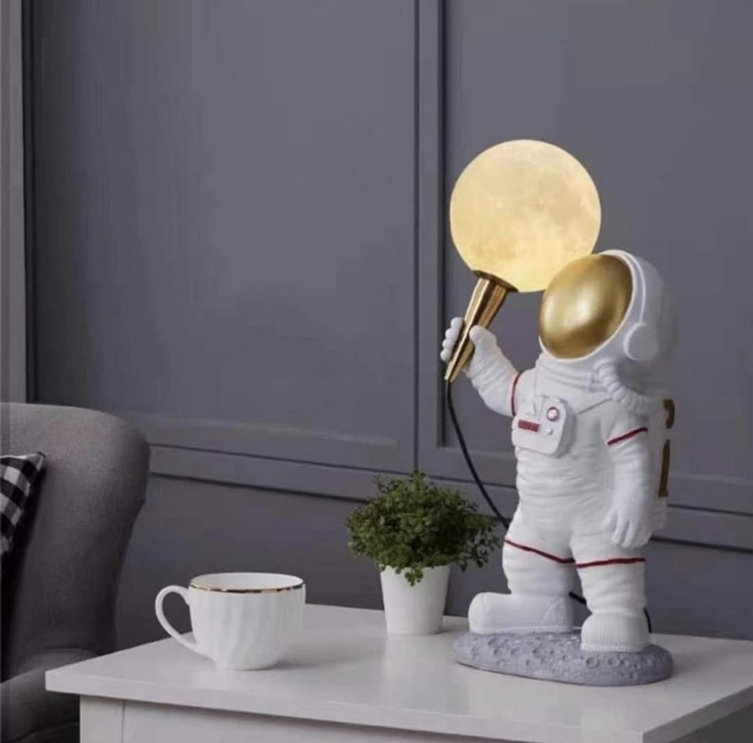 Lampa de veghe Astronaut, iluminare LED