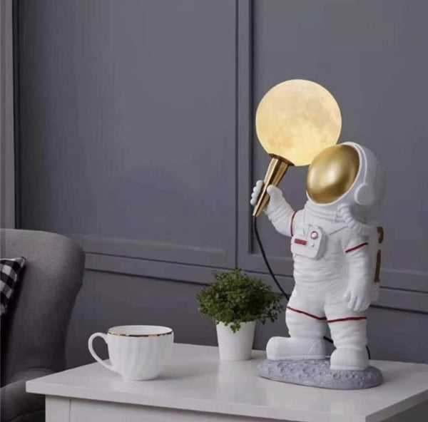 Lampa de veghe Astronaut, iluminare LED